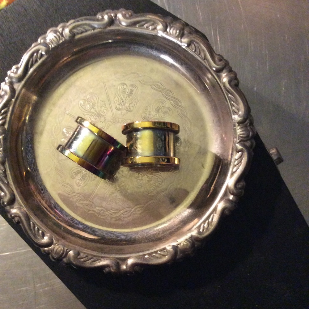 Lot of 3/4in & 7/8in Plugs - Picture 8 of 8